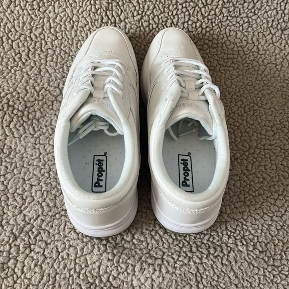 Size 7 Brand new white runners - Picture 8 of 9